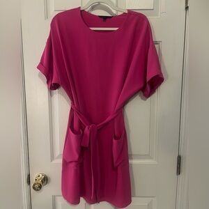 Pink Felicity & Coco Dress with Pockets! 👗 Excellent Condition; Like New!